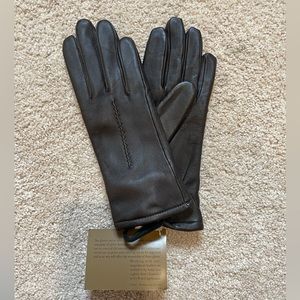 Women’s brown leather gloves